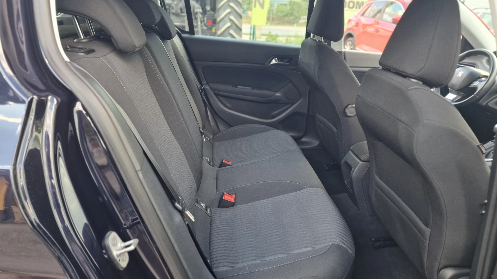 Peugeot 308 1.6i Active Нави хендсфри парктроник лед, снимка 13 - Автомобили и джипове - 54570406