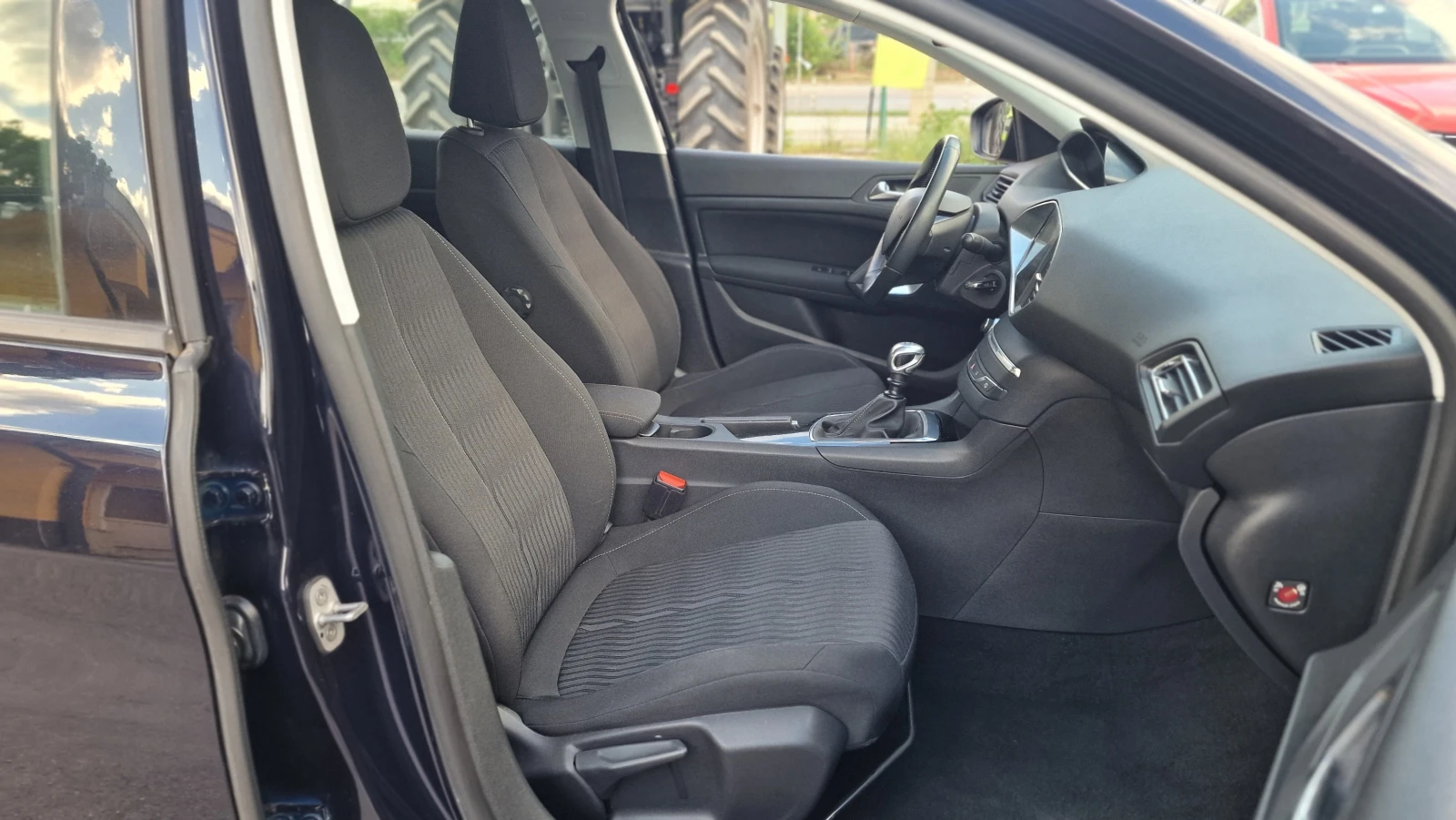 Peugeot 308 1.6i Active Нави хендсфри парктроник лед, снимка 10 - Автомобили и джипове - 54570406
