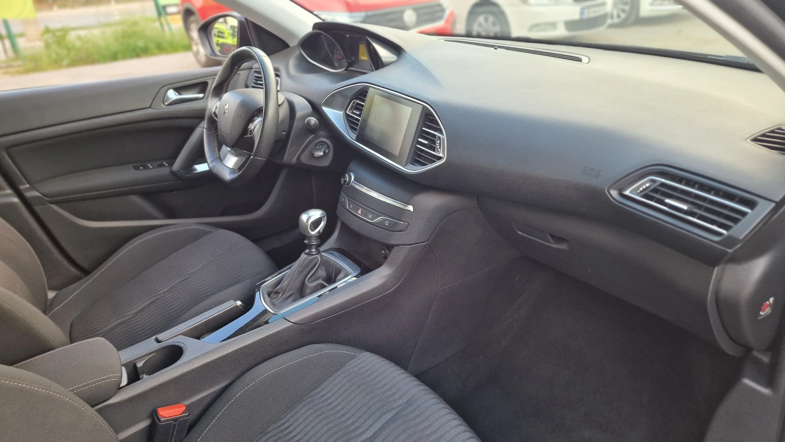 Peugeot 308 1.6i Active Нави хендсфри парктроник лед, снимка 12 - Автомобили и джипове - 54570406