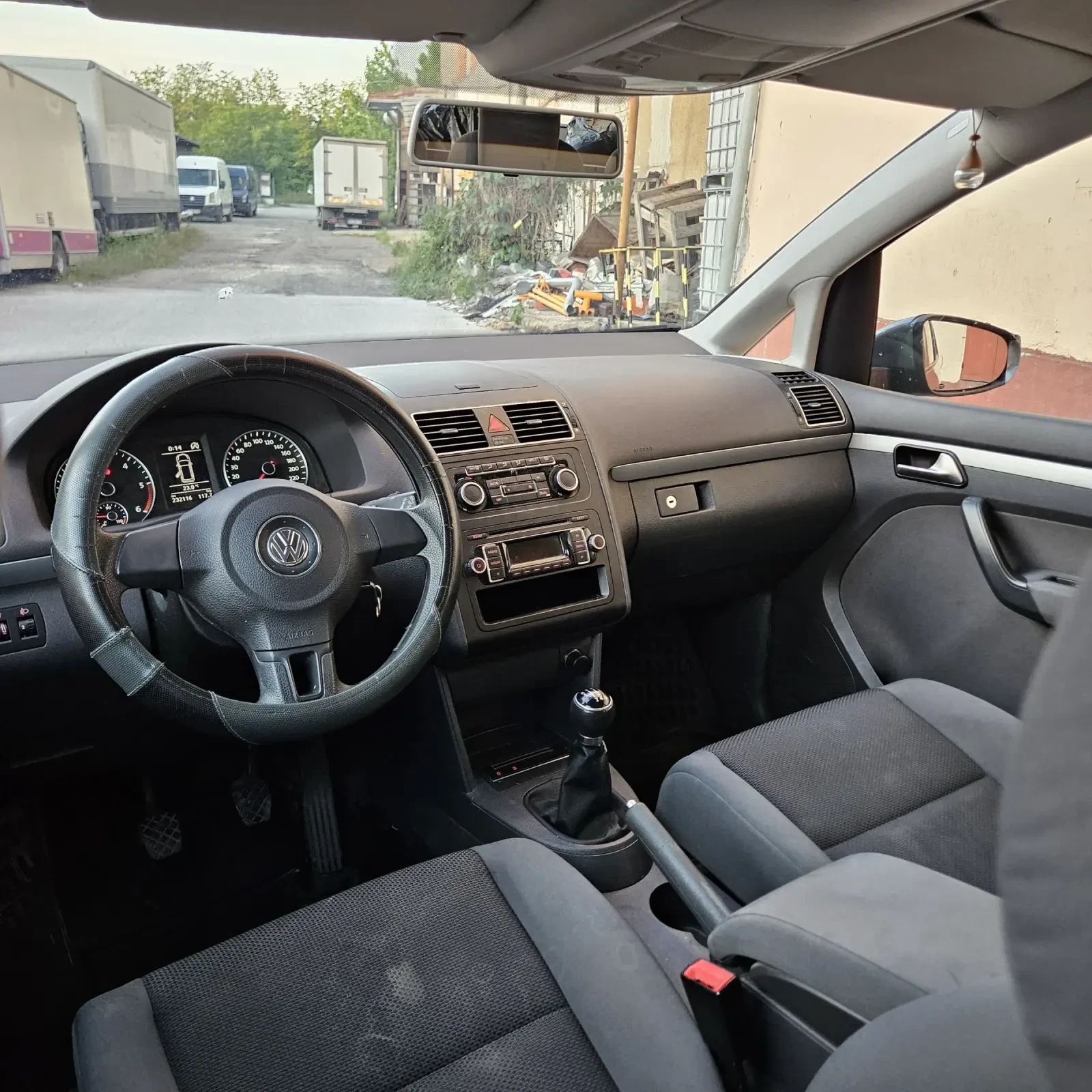 VW Touran, снимка 3 - Автомобили и джипове - 54724487