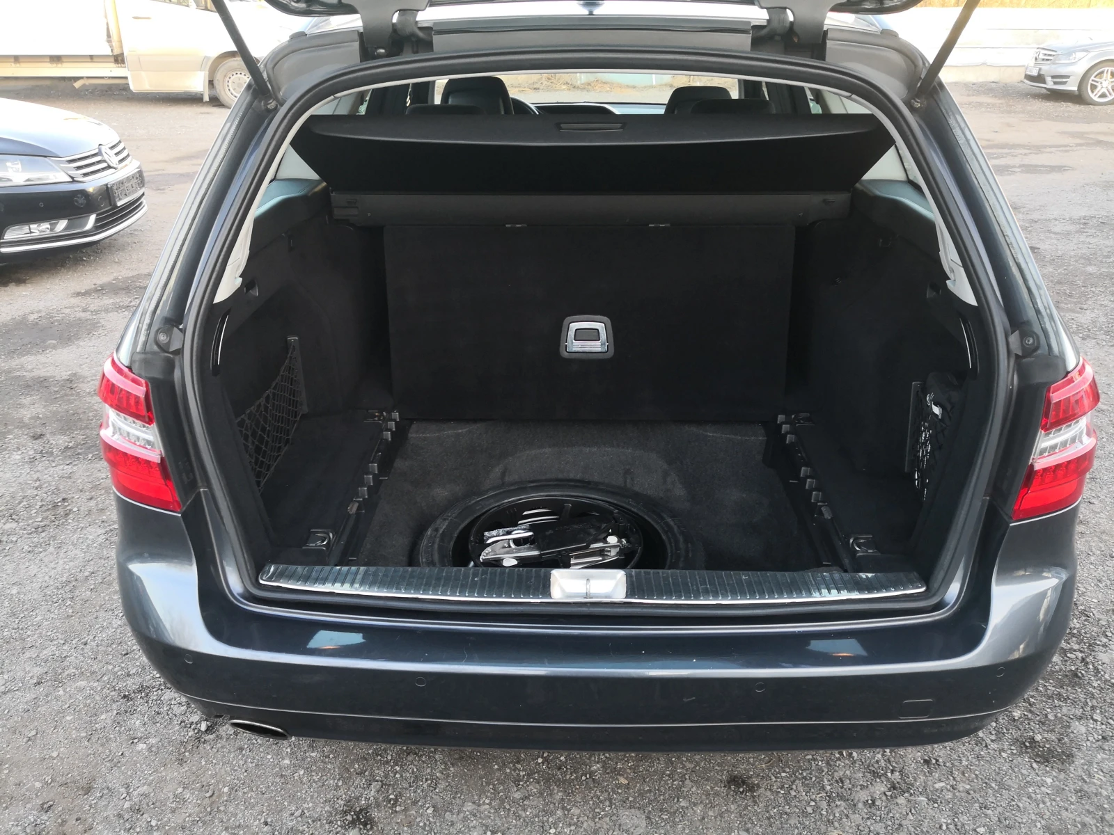 Mercedes-Benz E 200 i 184k.c. Euro 5, снимка 15 - Автомобили и джипове - 54932957