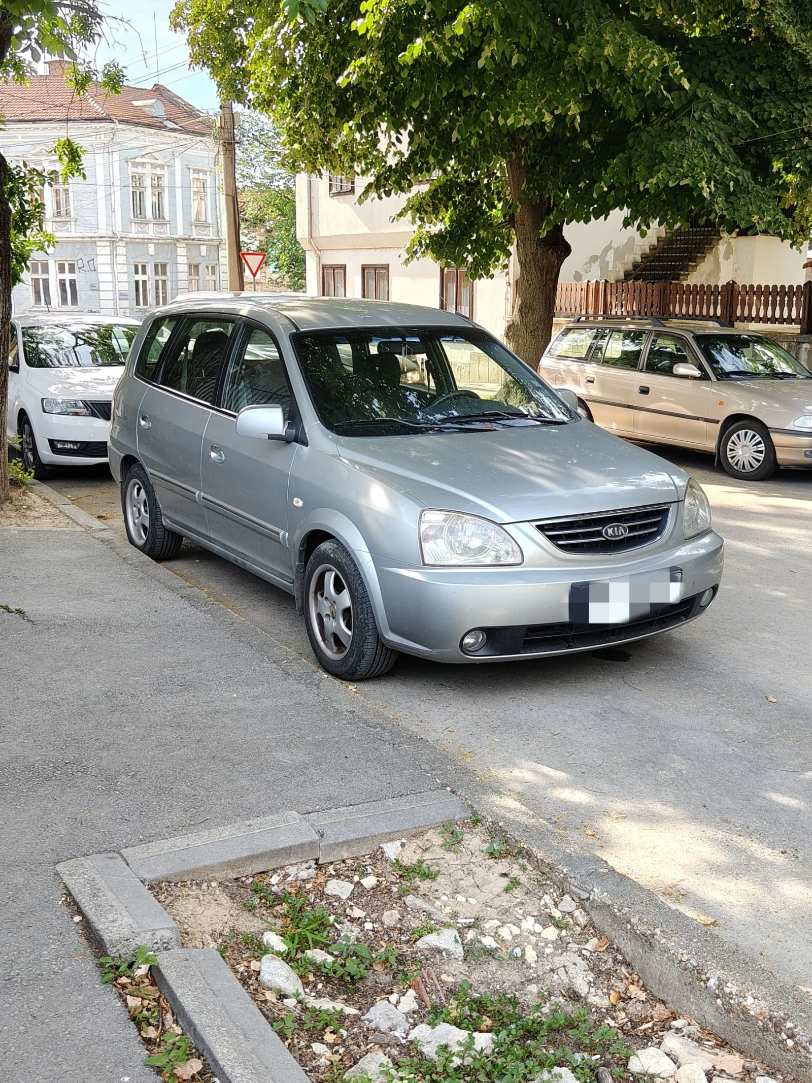 Kia Carens �� | Mobile.bg � ����������� 8
