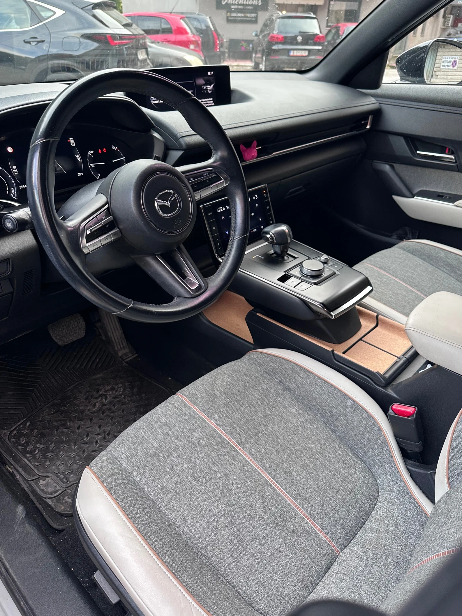 Mazda MX-30, снимка 4 - Автомобили и джипове - 55316637