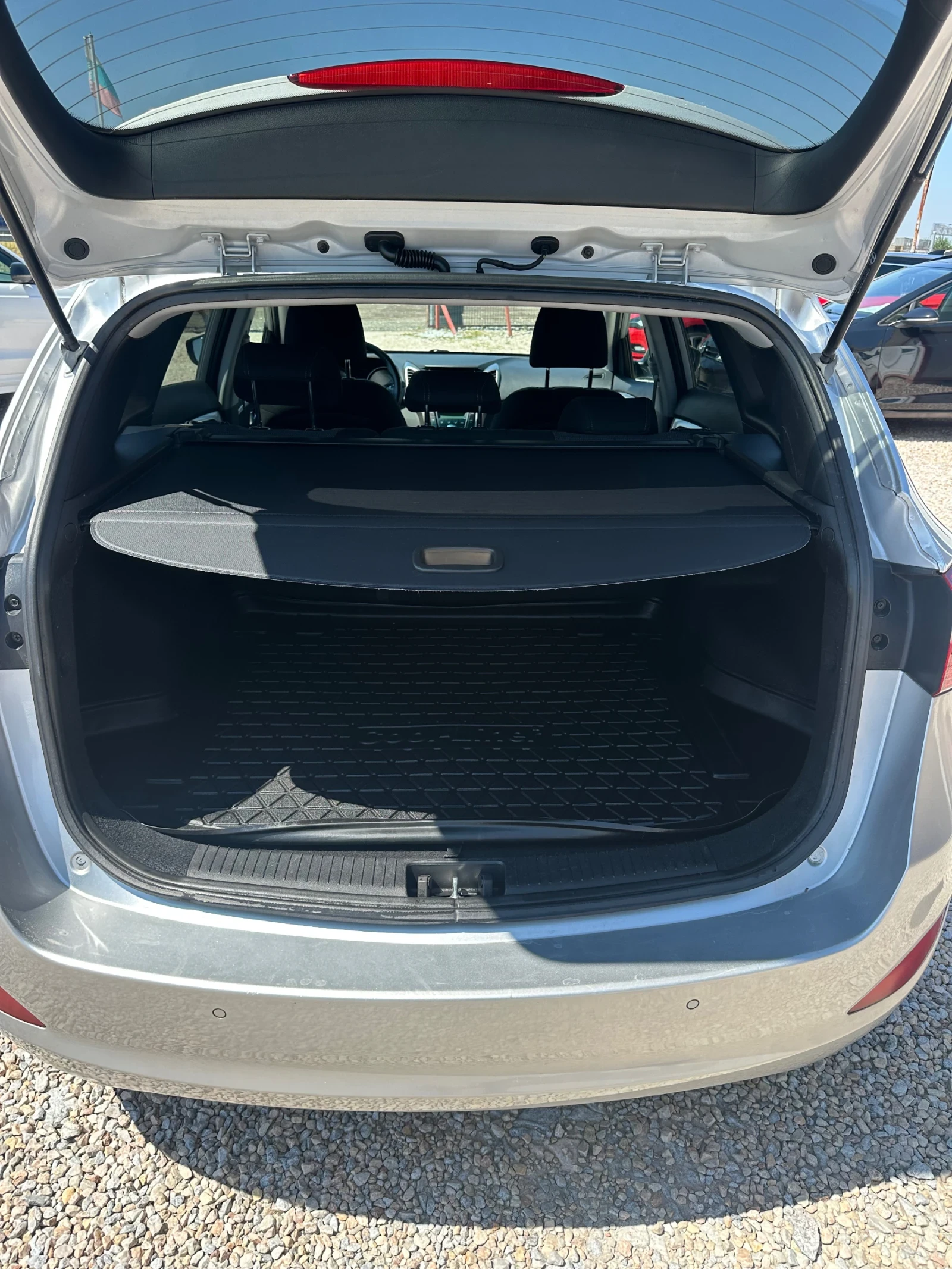 Hyundai I30 1.6gdi 135кс Навигация, снимка 13 - Автомобили и джипове - 55686796