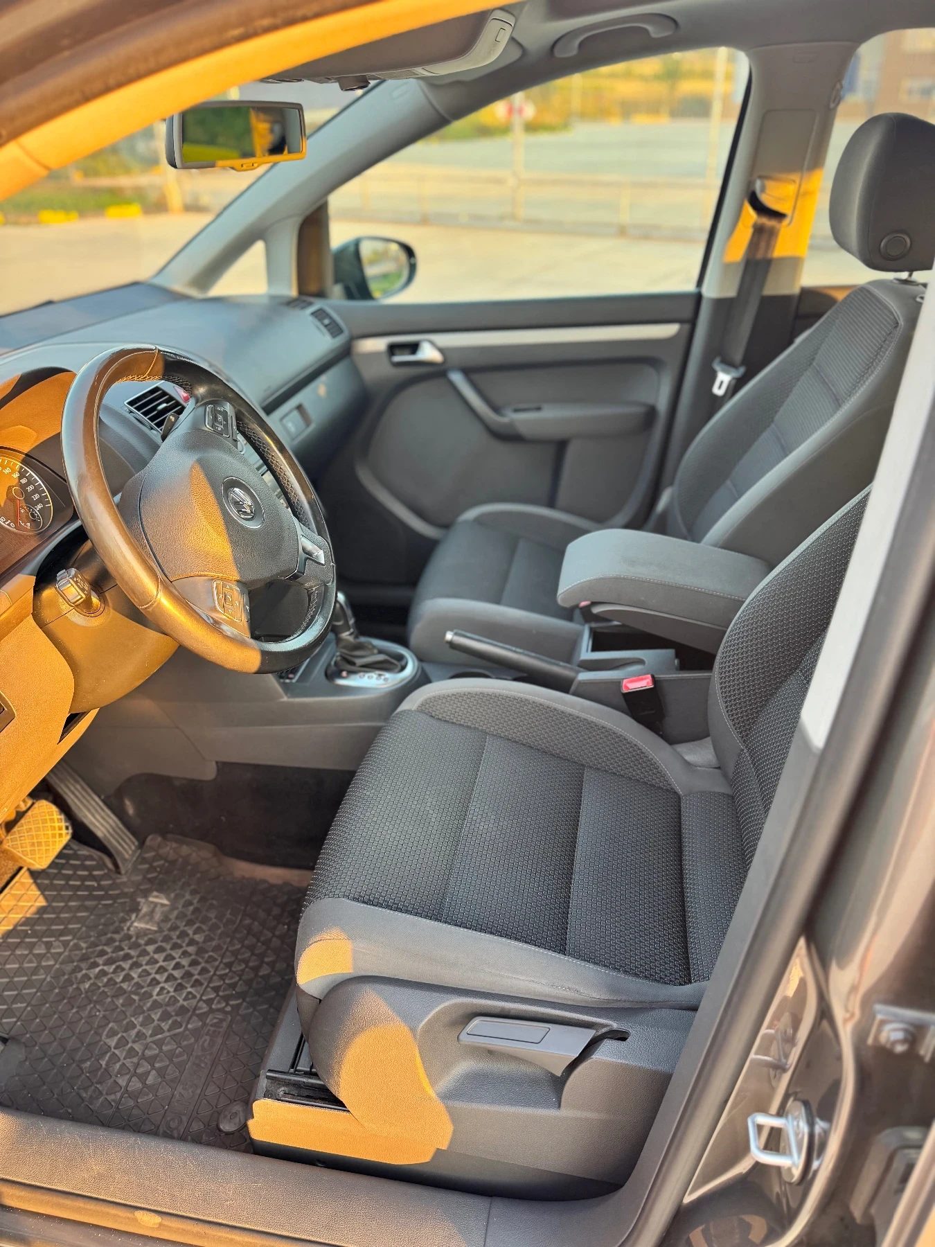 VW Touran 6+ 1 ��������� | Mobile.bg � ����������� 10