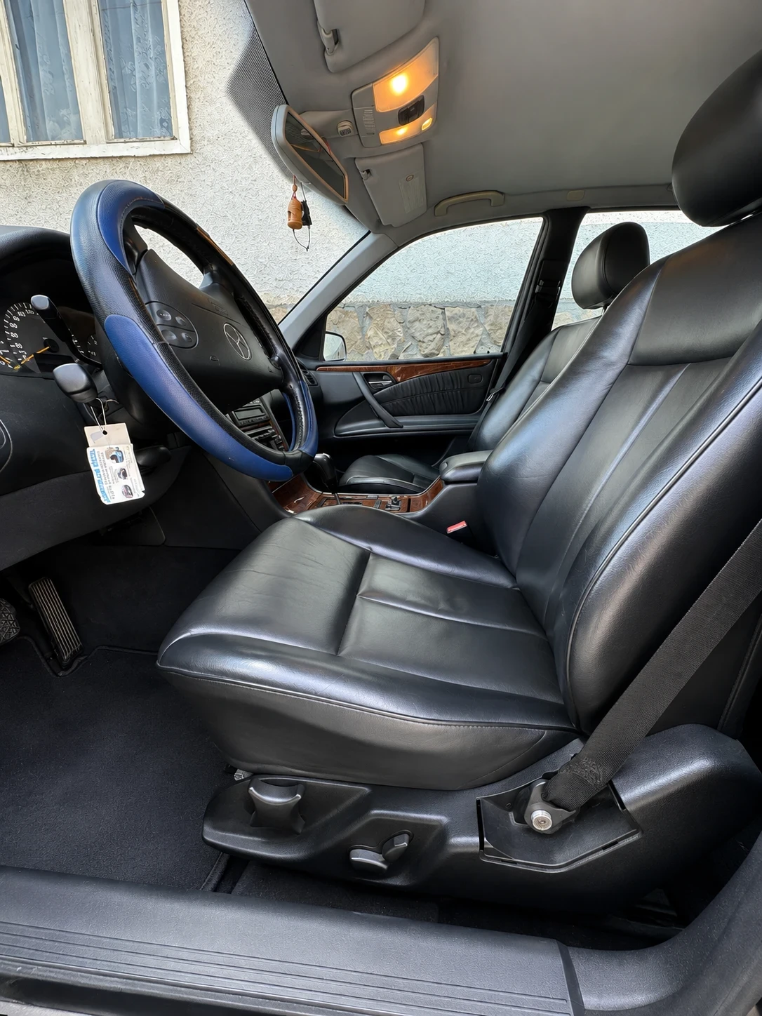 Mercedes-Benz E 320, снимка 8 - Автомобили и джипове - 55738276