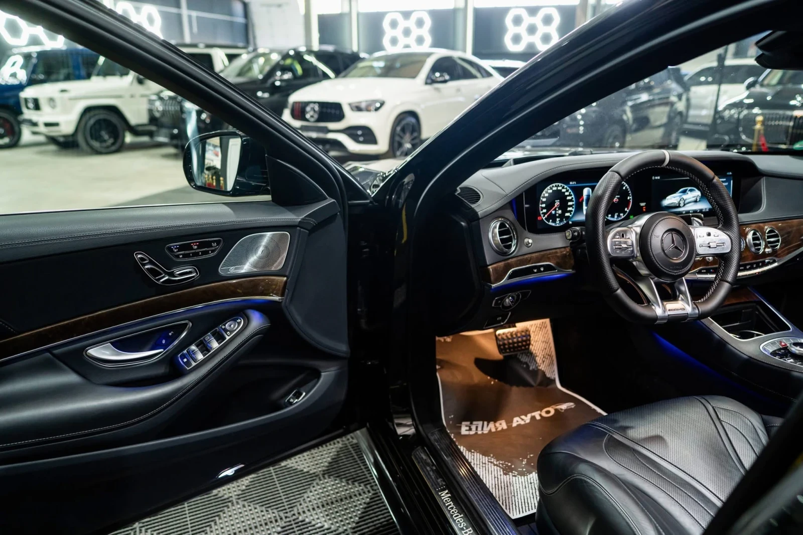 Mercedes-Benz S 400 D LONG AMG LINE LED ПАНО BURM 3XTV ЛИЗИНГ 100%, снимка 10 - Автомобили и джипове - 55960389