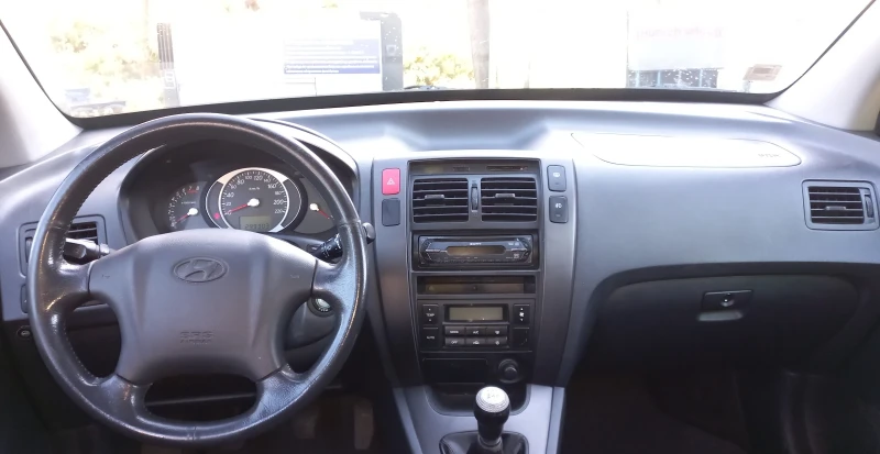 Hyundai Tucson, снимка 10 - Автомобили и джипове - 52425153