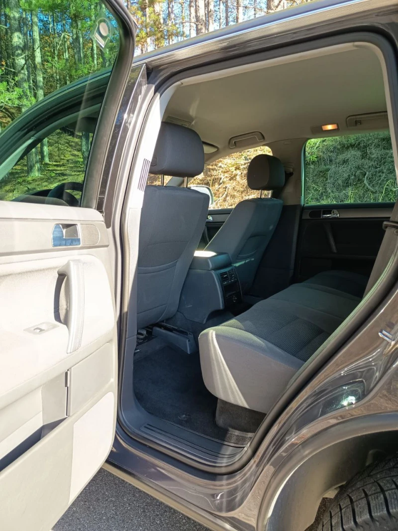 VW Touareg, снимка 9 - Автомобили и джипове - 52618281