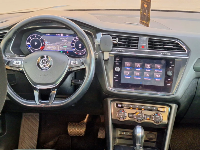 VW Tiguan DSG/4X4/DIGITAL/DISTRONIC/LANE ASSIST , снимка 11 - Автомобили и джипове - 52777779