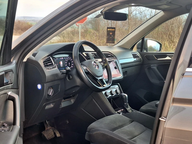 VW Tiguan DSG/4X4/DIGITAL/DISTRONIC/LANE ASSIST , снимка 9 - Автомобили и джипове - 52777779