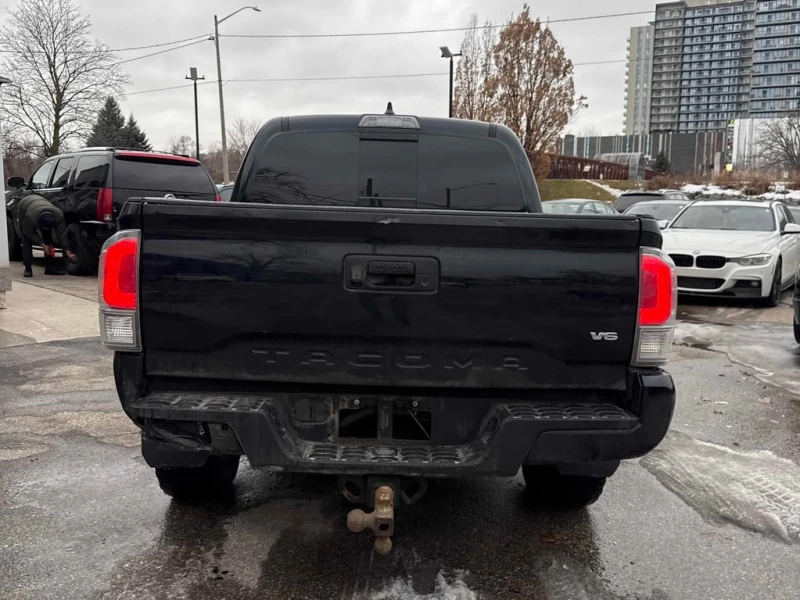 Toyota Tacoma * 4x4 Double Cab * CARFAX * БЕЗ ПЪРВОНАЧАЛНА ВНОСК, снимка 4 - Автомобили и джипове - 53075364