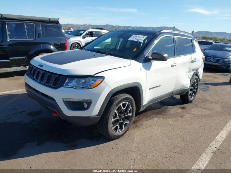 Jeep Compass 2.4L I-4 VVT, 180HP 4X4 Drive, снимка 2 - Автомобили и джипове - 53443297