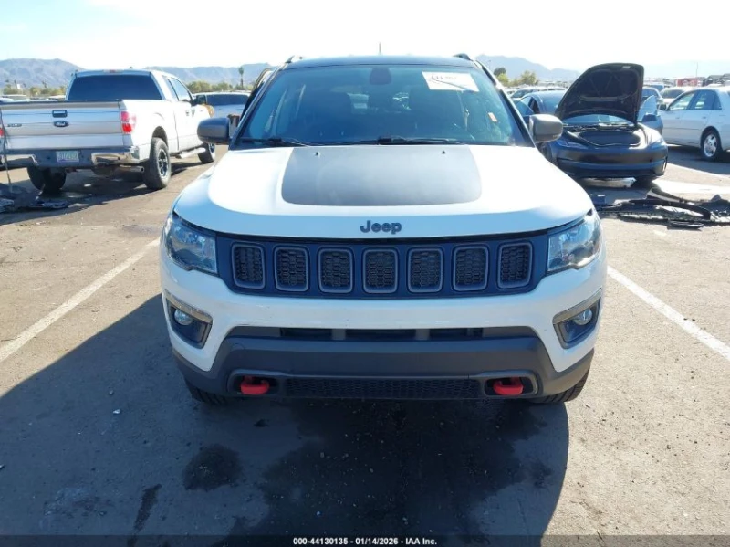 Jeep Compass 2.4L I-4 VVT, 180HP 4X4 Drive, снимка 4 - Автомобили и джипове - 53443297