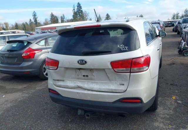 Kia Sorento, снимка 4 - Автомобили и джипове - 48616739