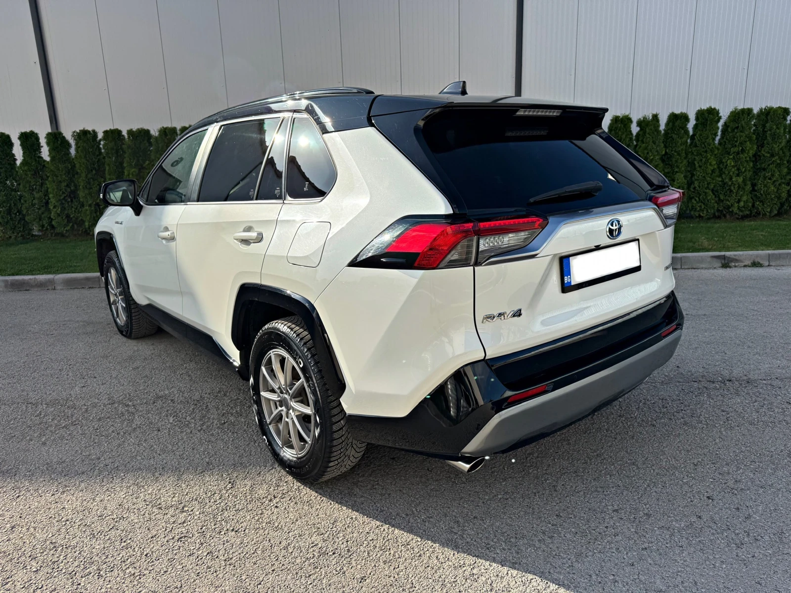 Toyota Rav4 2.5i 4x4/HYBRID/JBL/FULL/Регистриран-Обслужен!!! - изображение 4