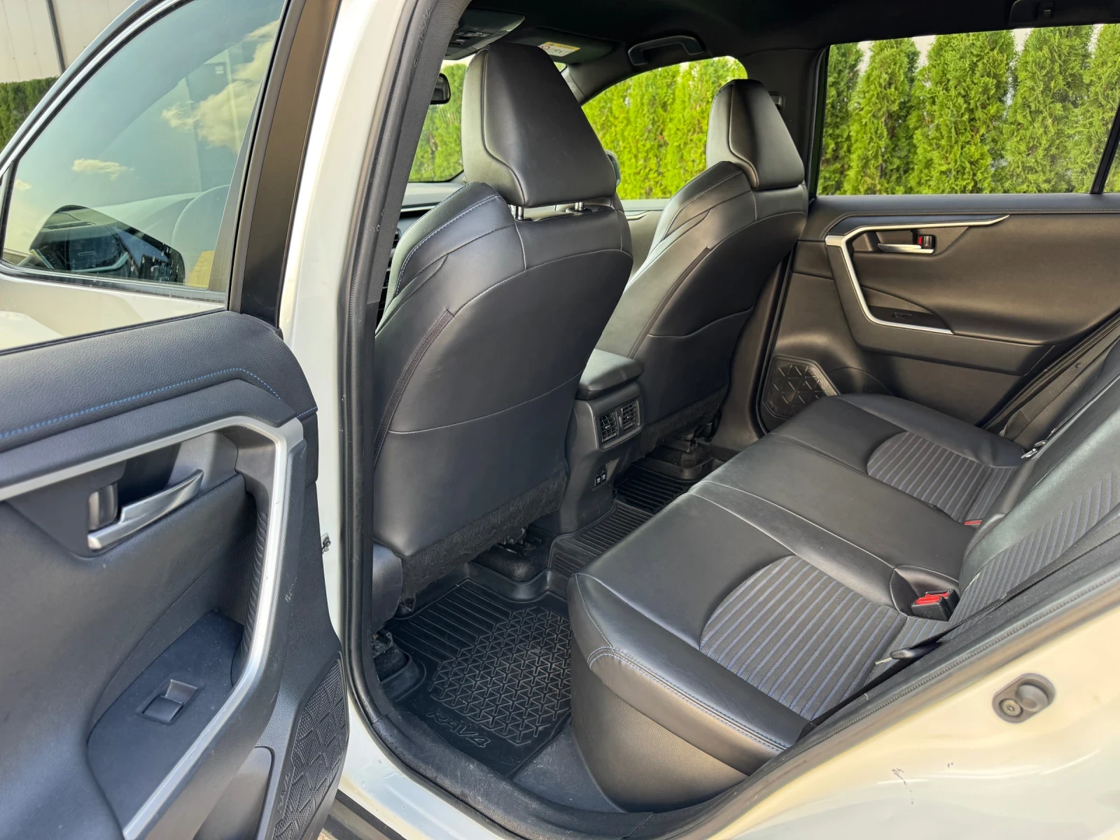 Toyota Rav4 2.5i 4x4/HYBRID/JBL/FULL/-!!! | Mobile.bg   13