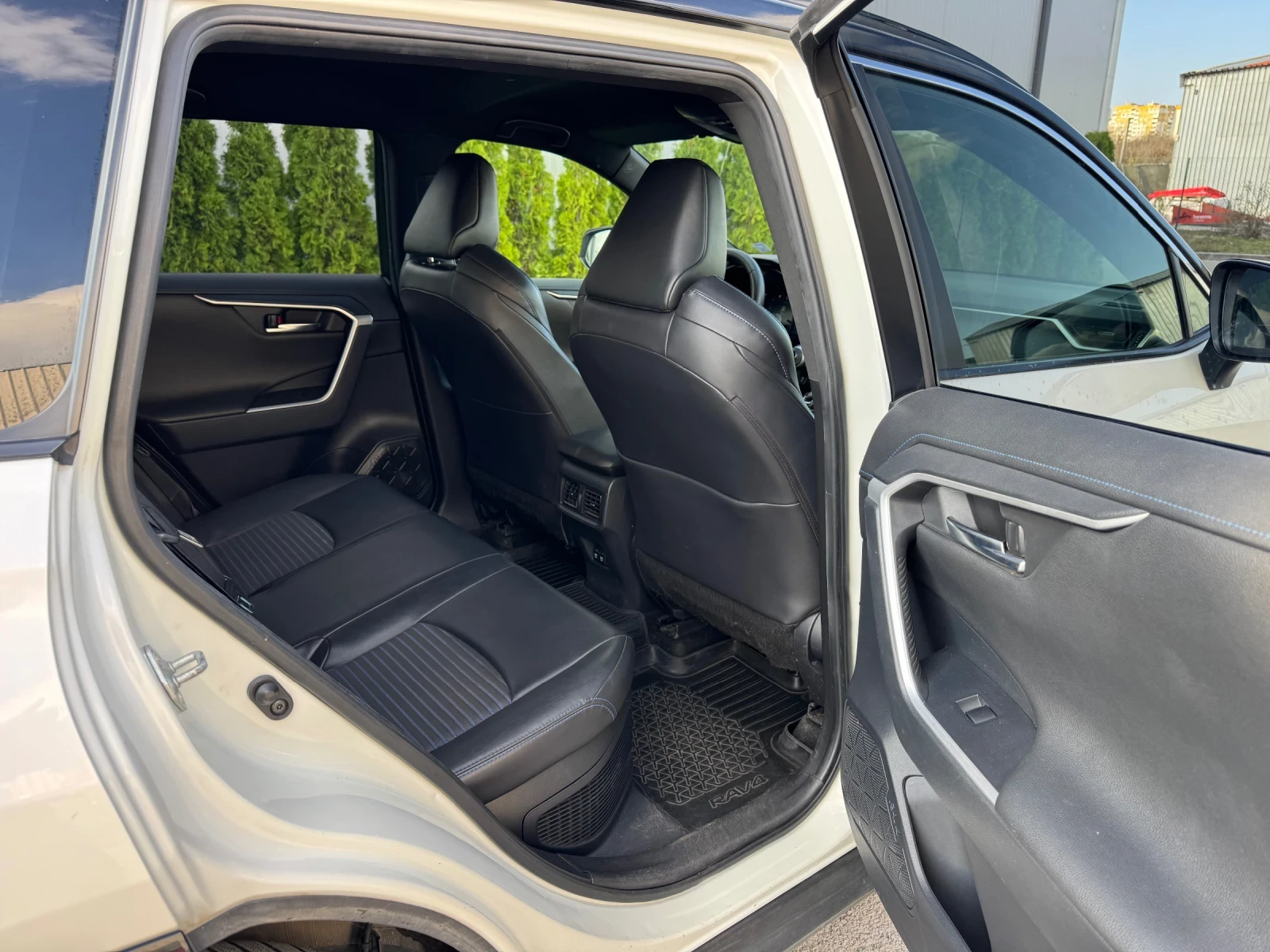 Toyota Rav4 2.5i 4x4/HYBRID/JBL/FULL/-!!! | Mobile.bg   14