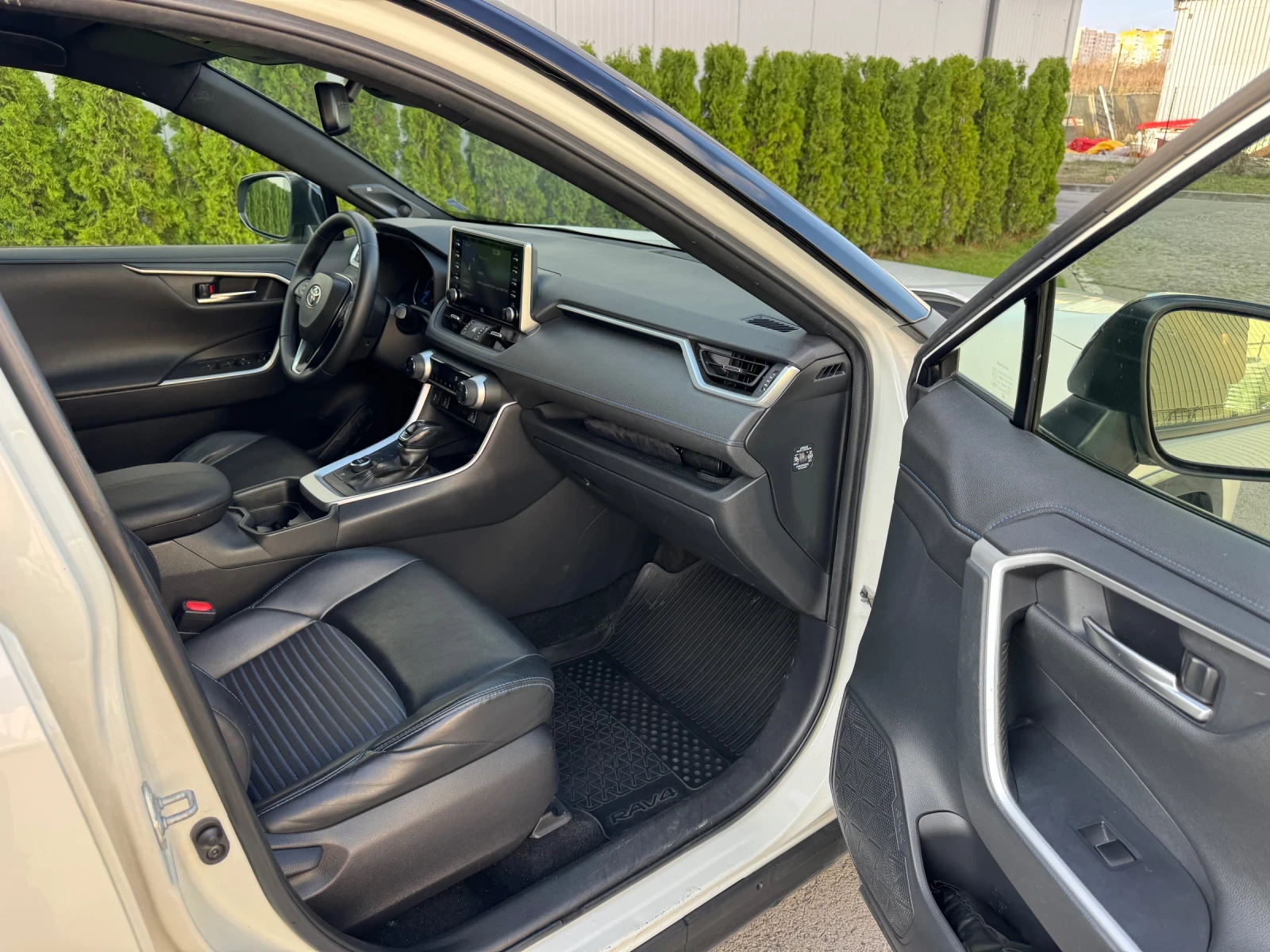 Toyota Rav4 2.5i 4x4/HYBRID/JBL/FULL/-!!! | Mobile.bg   12