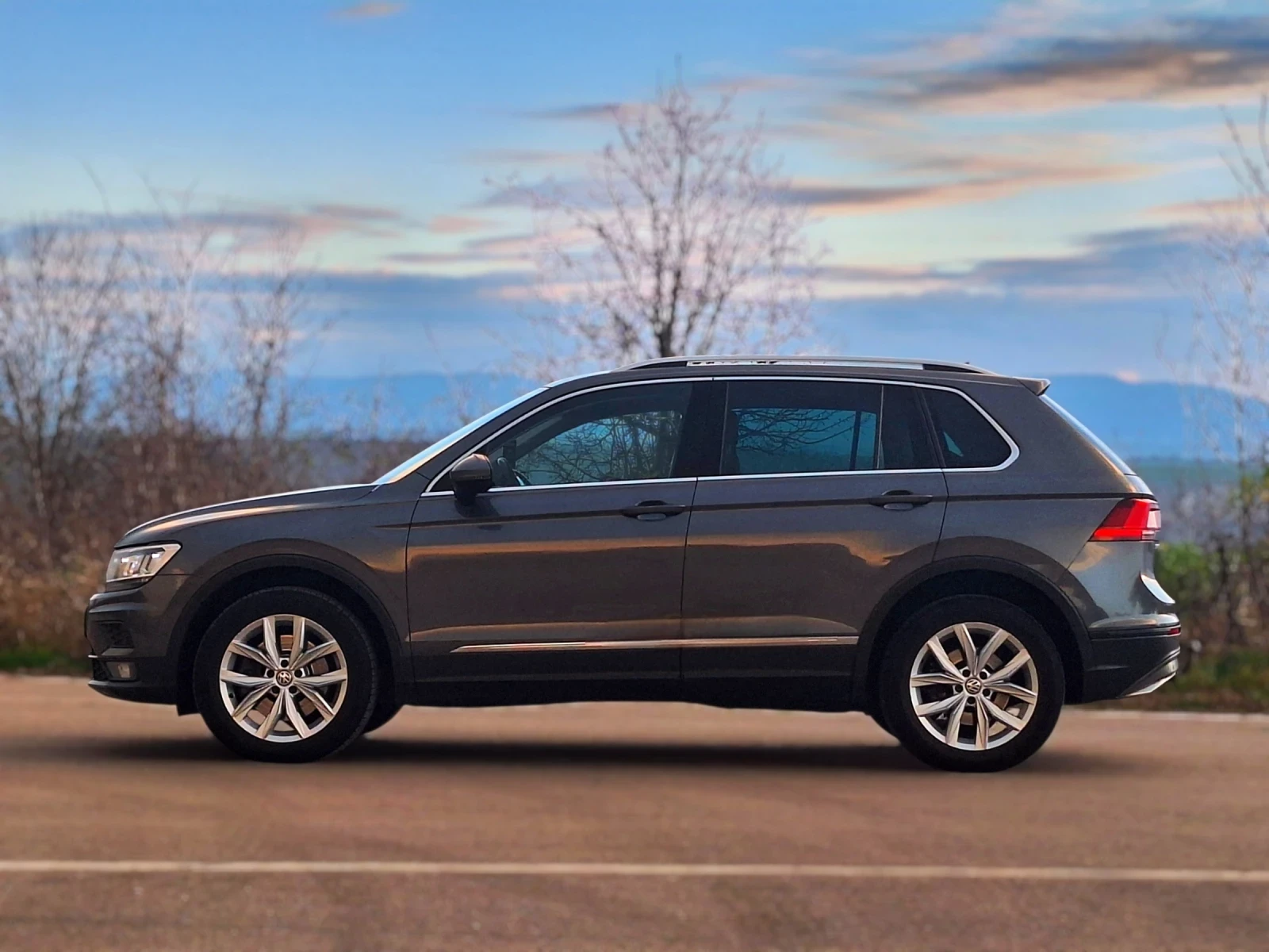 VW Tiguan DSG/4X4/DIGITAL/DISTRONIC/LANE ASSIST  - изображение 2