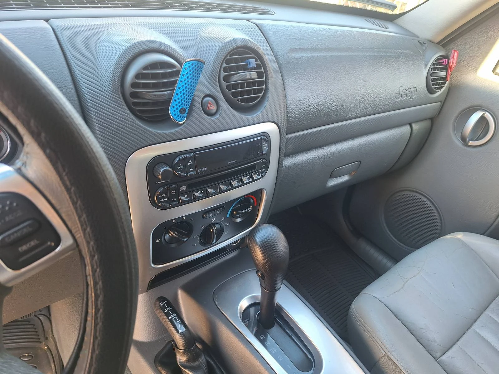 Jeep Cherokee, снимка 8 - Автомобили и джипове - 54482463