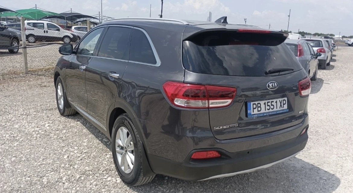 Kia Sorento, снимка 4 - Автомобили и джипове - 55606938