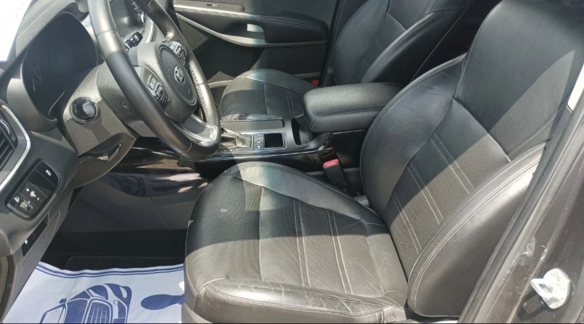 Kia Sorento, снимка 6 - Автомобили и джипове - 55606938