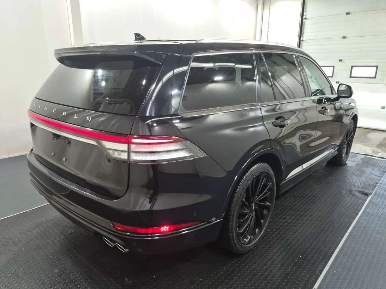 Lincoln Aviator * RESERVE* CARFAX* АВТОКРЕДИТ БЕЗ ПЪРВОНАЧАЛНА ВНО, снимка 3 - Автомобили и джипове - 55785973