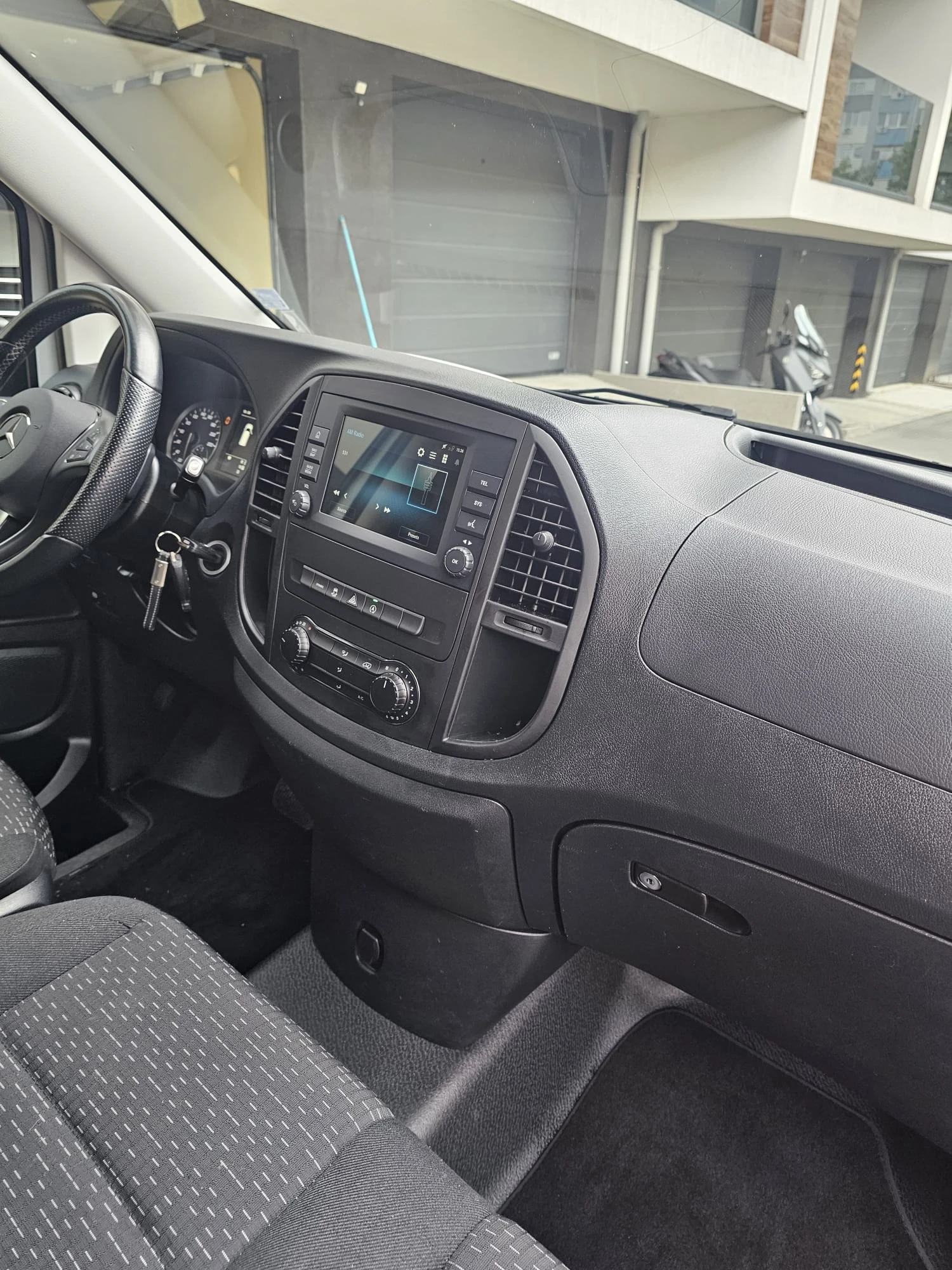 Mercedes-Benz Vito с ДДС фактура 9G 163 к.с. CarPlay Tеглич Автоматик, снимка 8 - Бусове и автобуси - 53880869