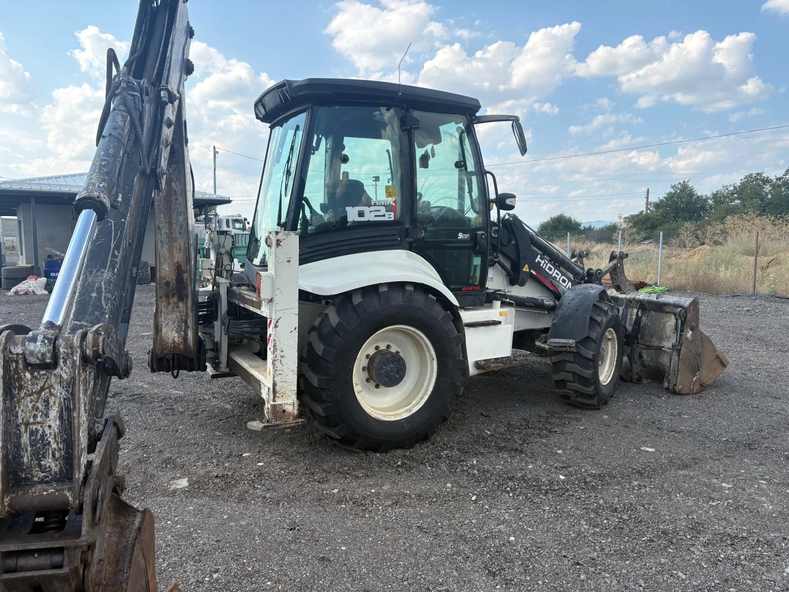 Багер Hidromek 102В, снимка 2 - Индустриална техника - 56372570