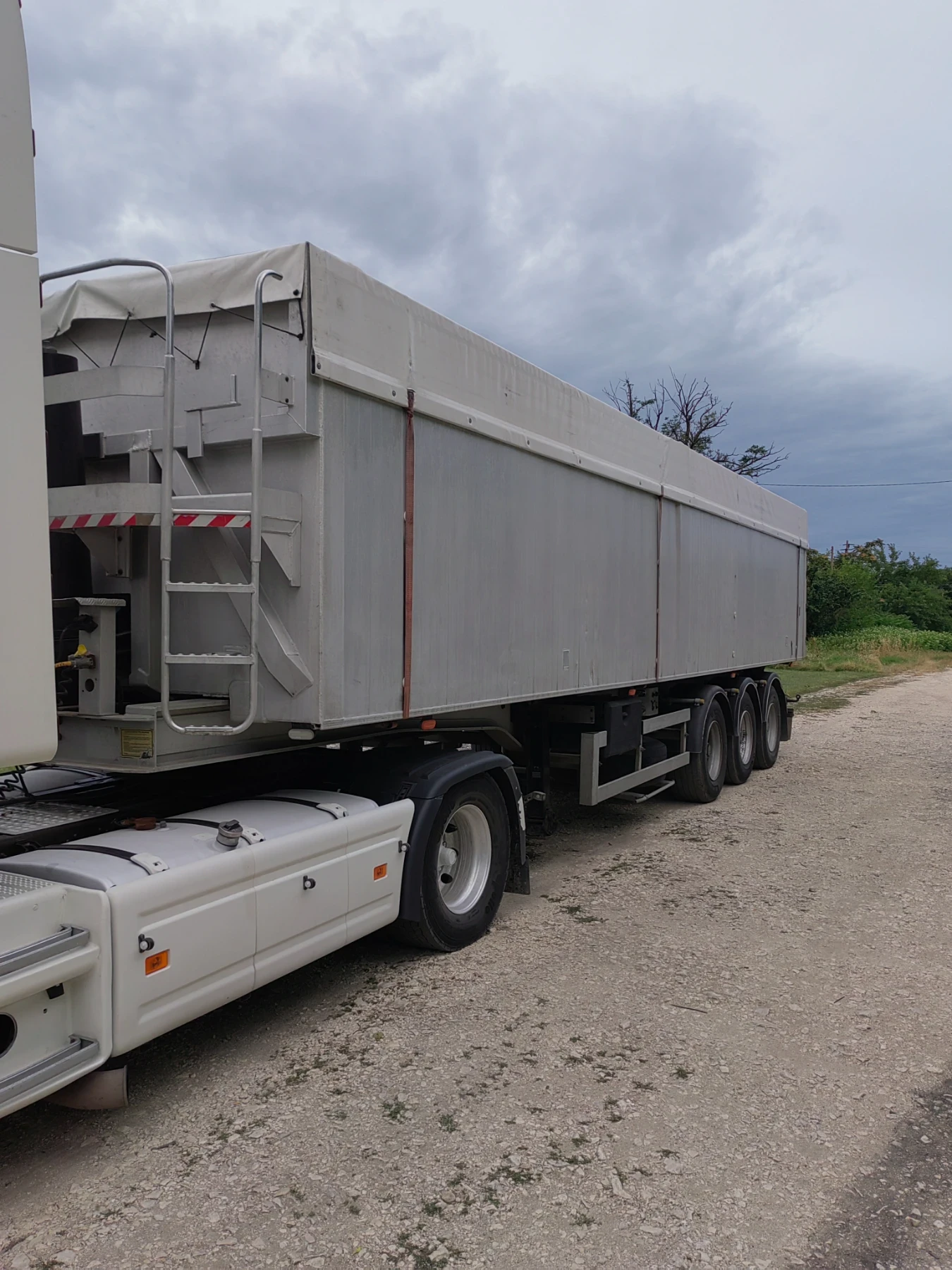 Полуремарке Benalu GT, снимка 2 - Ремаркета - 55212346