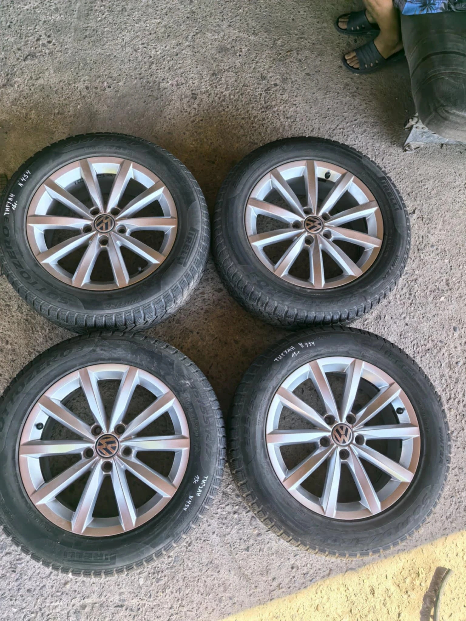    235/55R17  VW Tiguan | Mobile.bg   1