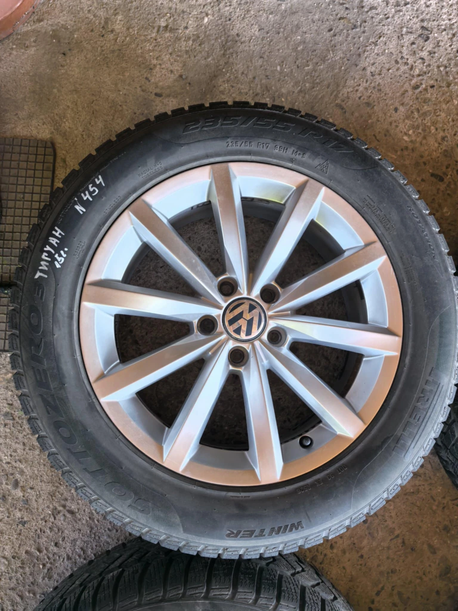    235/55R17  VW Tiguan | Mobile.bg   2