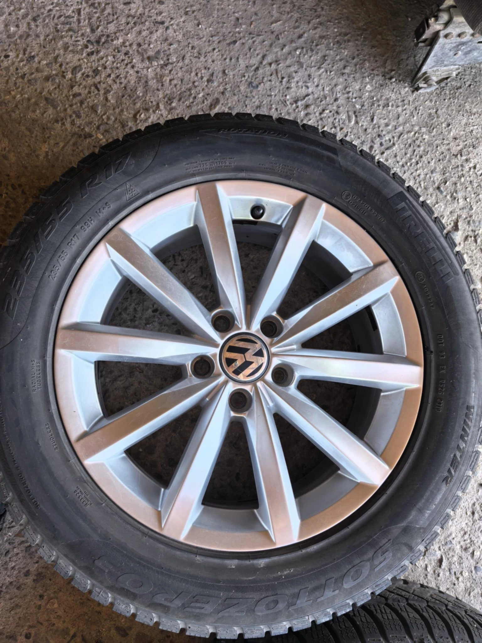    235/55R17  VW Tiguan | Mobile.bg   3