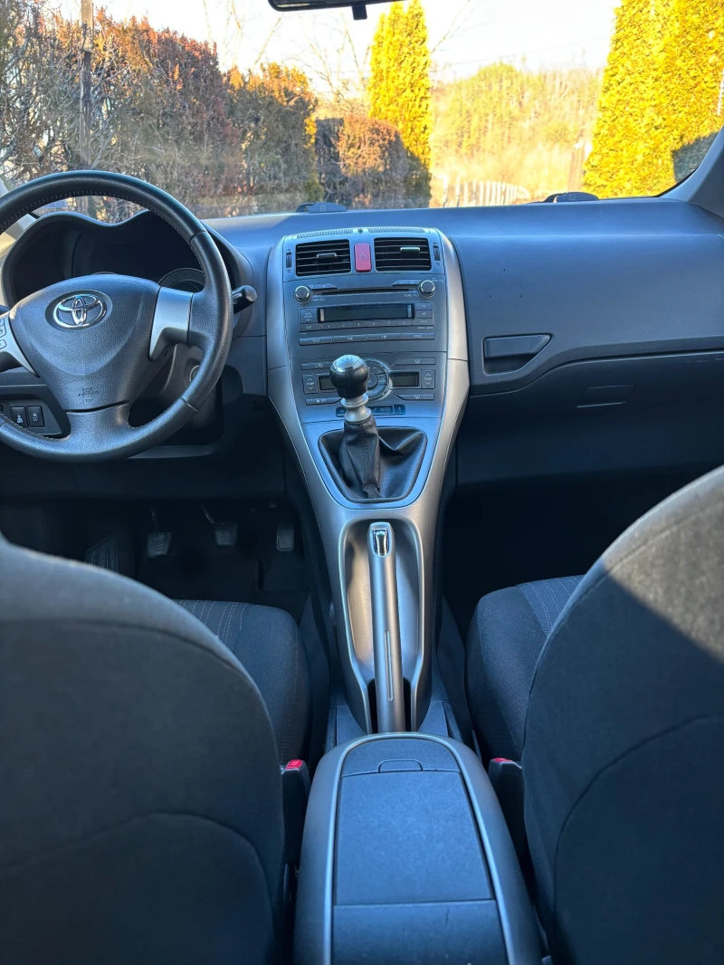 Toyota Auris 1.4, снимка 8 - Автомобили и джипове - 48406228