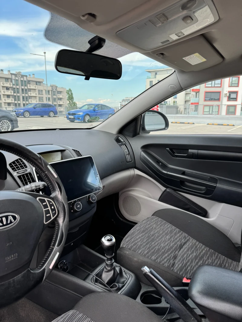 Kia Ceed 1.6, снимка 10 - Автомобили и джипове - 52648921