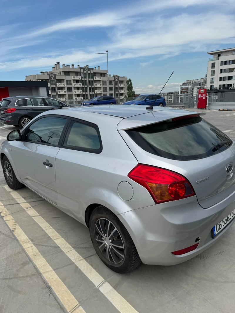 Kia Ceed 1.6, снимка 5 - Автомобили и джипове - 52648921