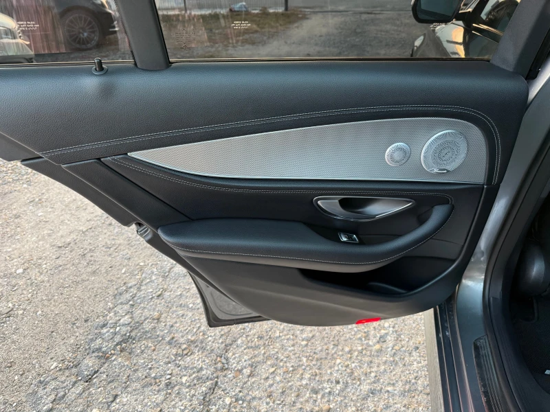 Mercedes-Benz E 300 AMG, снимка 9 - Автомобили и джипове - 52121653