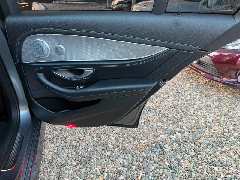 Mercedes-Benz E 300 AMG, снимка 12 - Автомобили и джипове - 52121653