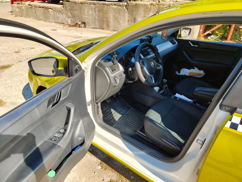 Skoda Rapid 1.6, снимка 6 - Автомобили и джипове - 52158565