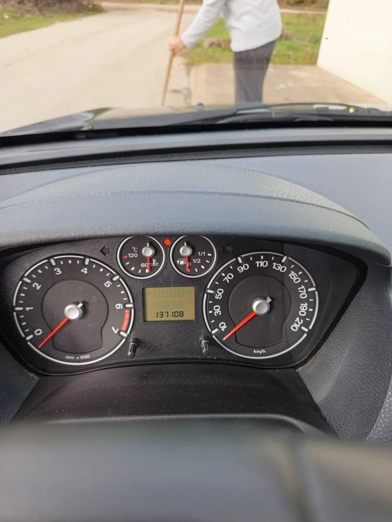 Ford Fiesta, снимка 11 - Автомобили и джипове - 52219234