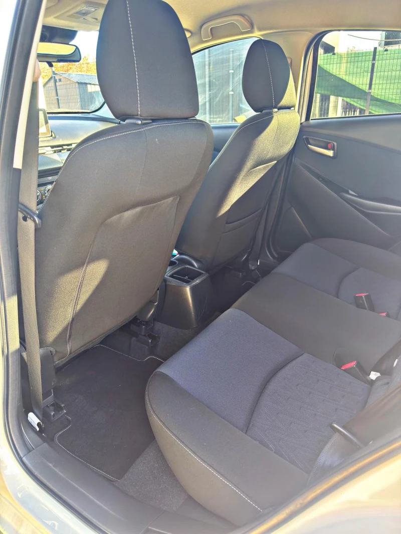 Mazda 2 1.5 SKYACTIVE, снимка 11 - Автомобили и джипове - 52255850