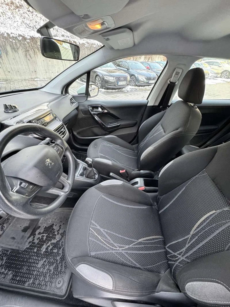 Peugeot 208, снимка 10 - Автомобили и джипове - 53098349