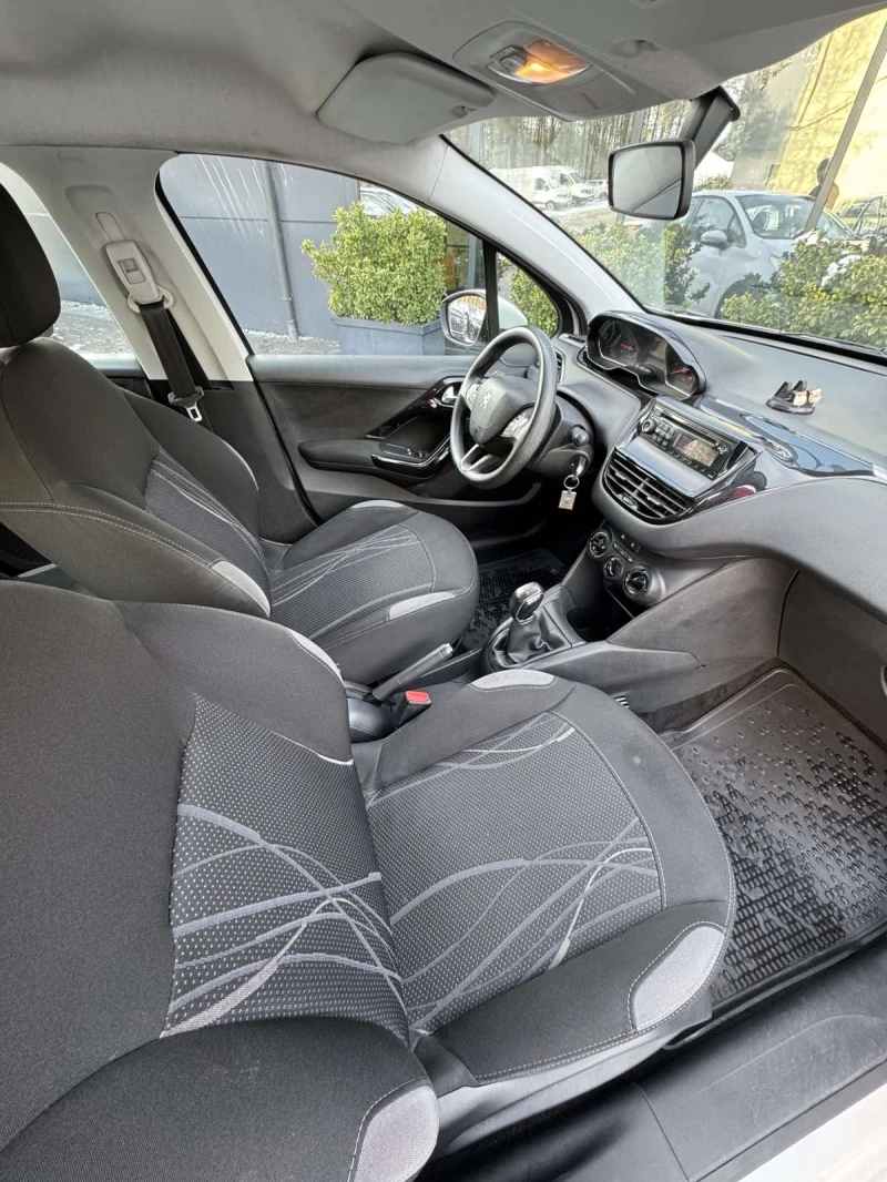 Peugeot 208, снимка 12 - Автомобили и джипове - 53098349