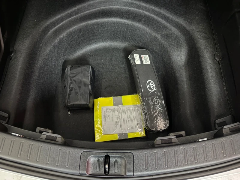 Toyota Corolla 2.0 TS TEAM DEUTSCHLAND, снимка 12 - Автомобили и джипове - 53468271