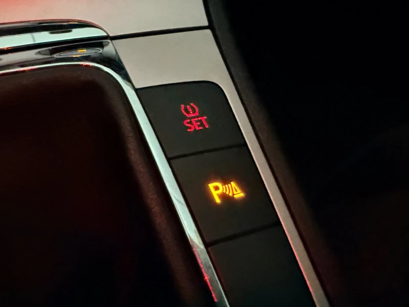 VW Passat 1.9TDI* BLS* ТЕГЛИЧ* ПАРКТР.* РЕАЛНИ КМ.!, снимка 11 - Автомобили и джипове - 53575228