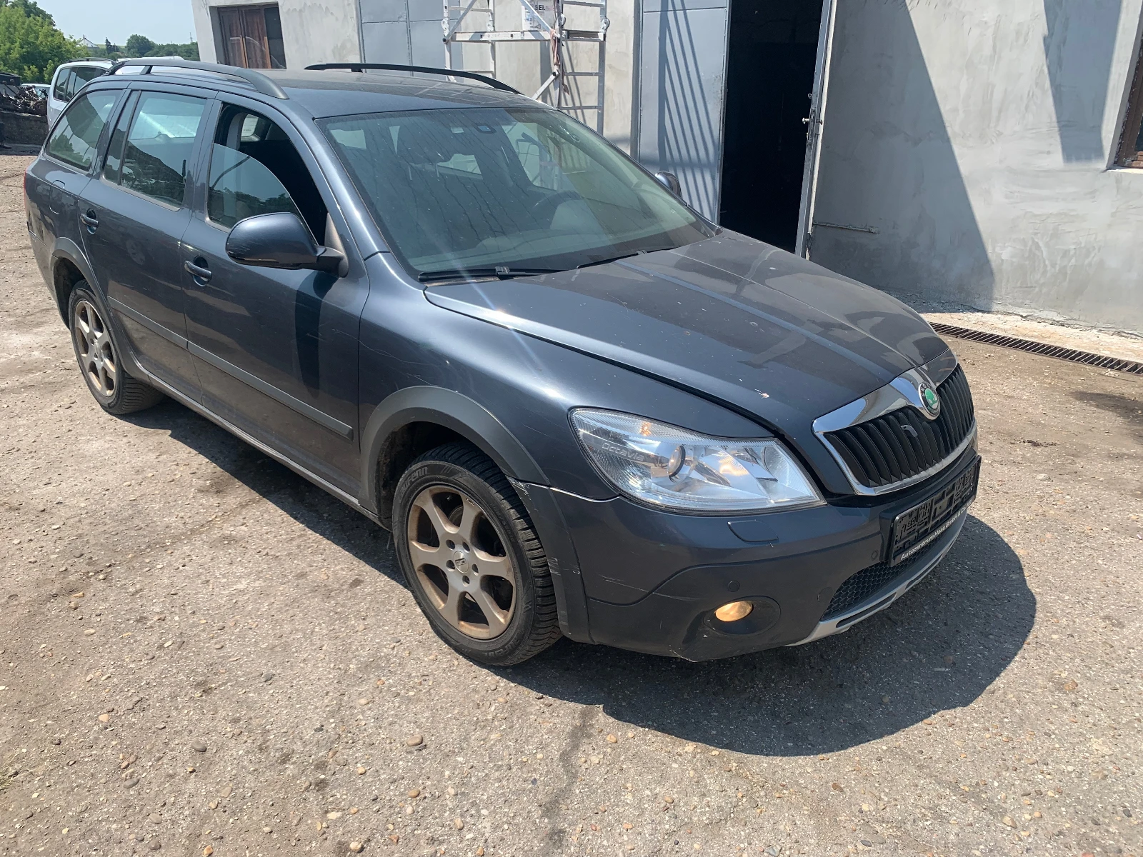 Skoda Octavia 1.8TSI 160кс. Scout 4x4 - изображение 2