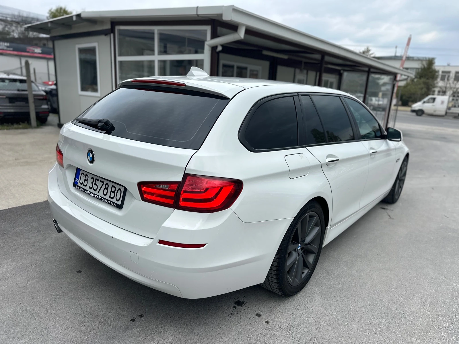 BMW 530 d X-Drive 258к.с ОБСЛУЖЕНА! - изображение 2
