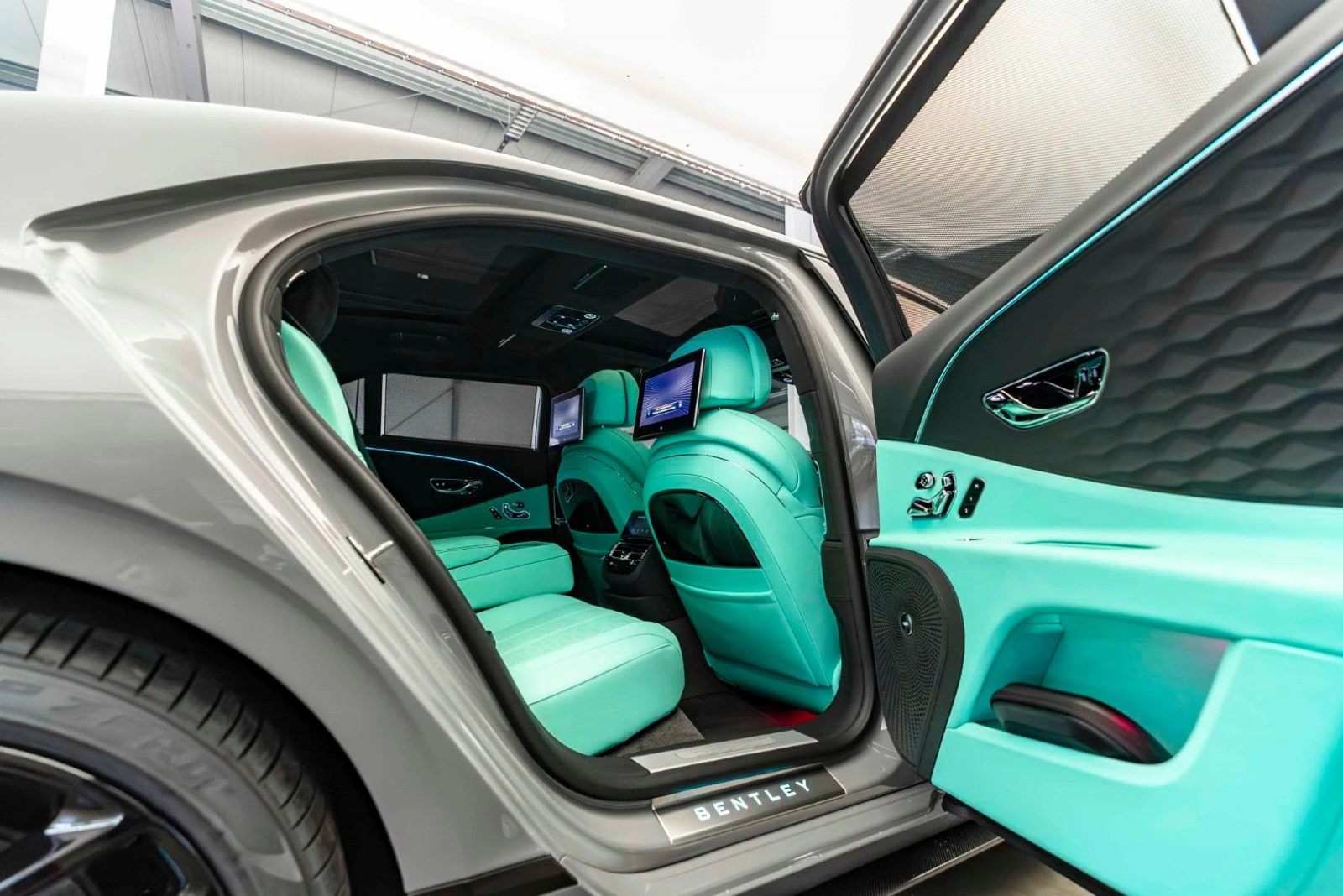 Bentley Flying Spur V8 HYBRID/CARBON/BLACKLINE/FIRST EDITION/NAIM/PANO | Mobile.bg   15