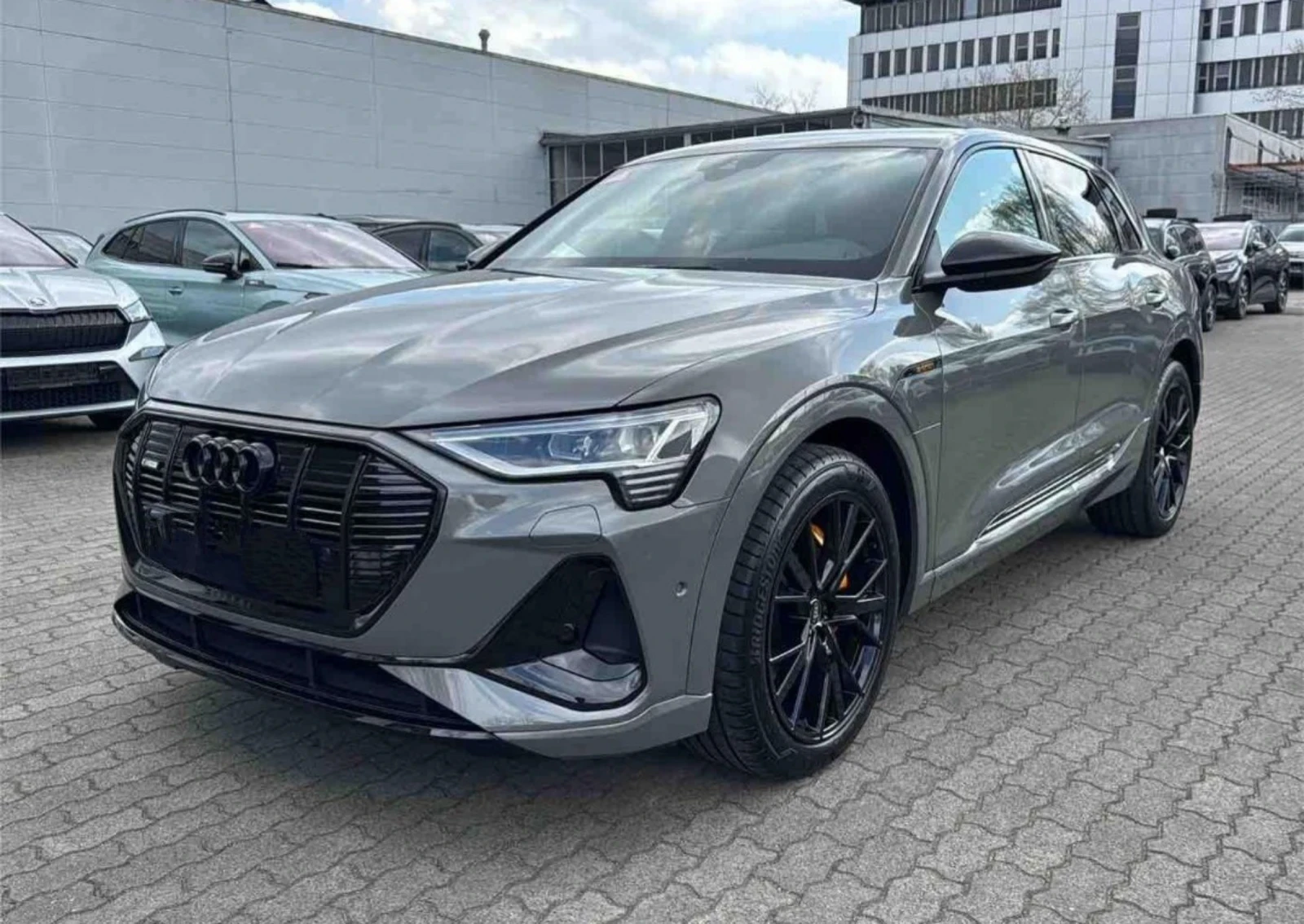 Audi E-Tron 55Quatro/2xSLine/Bkack Edition/Kam - изображение 3